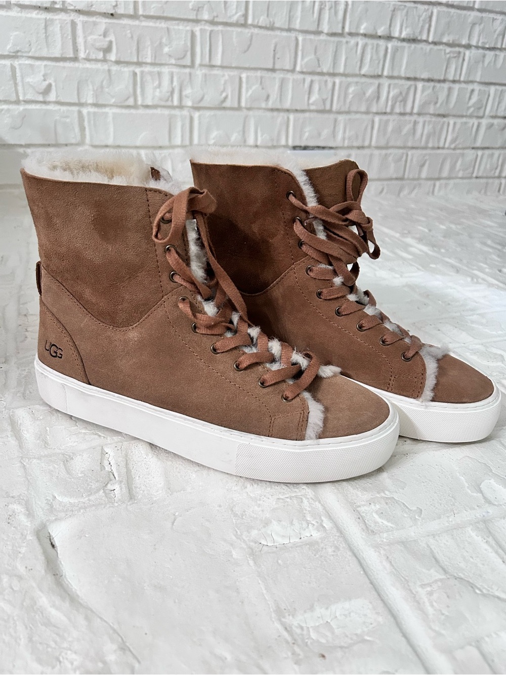 UGG Women’s Chestnut Suede Lace-Up Shearling High-Top Sneakers